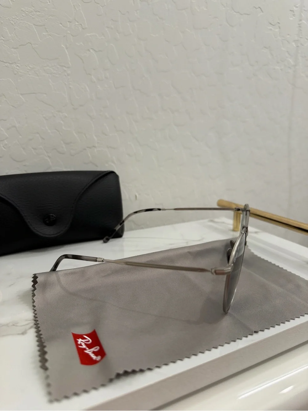 Ray-Ban RB8147M TITANIUM SUNGLASSES Special Edition Round Silver